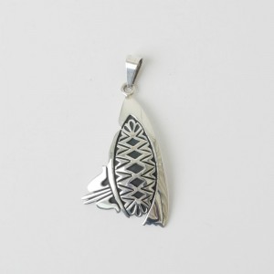 スティーブン J ビゲイ オーバーレイ ペンダント｜マライカ公式通販