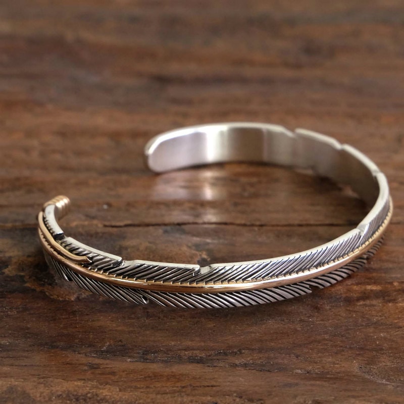 ◇sizeM ハーヴィーメイス 12KGF フェザーバングル｜マライカ公式通販