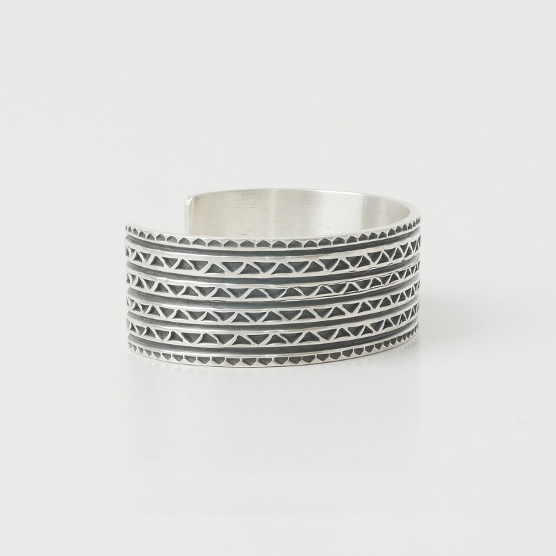 スターリングシルバー 3連バングル　スタンプワーク INDIAN JEWELRY ナバホ族 スタンプワーク バングル Navajo