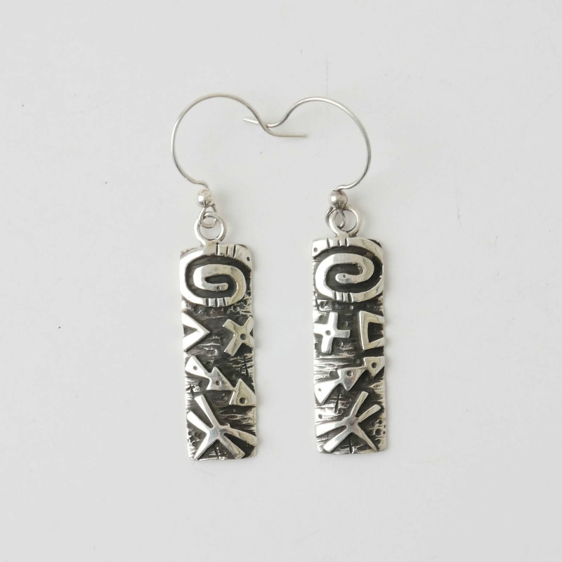 キーヤジー ペトログリフ ピアス