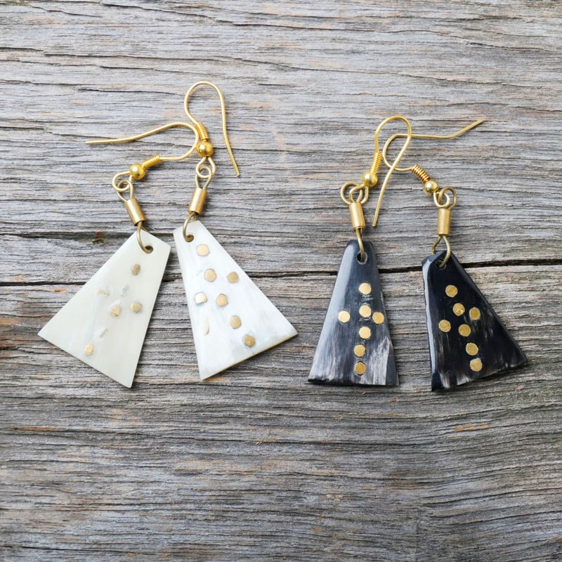 ホーンスクエアピアス　【メール便可】