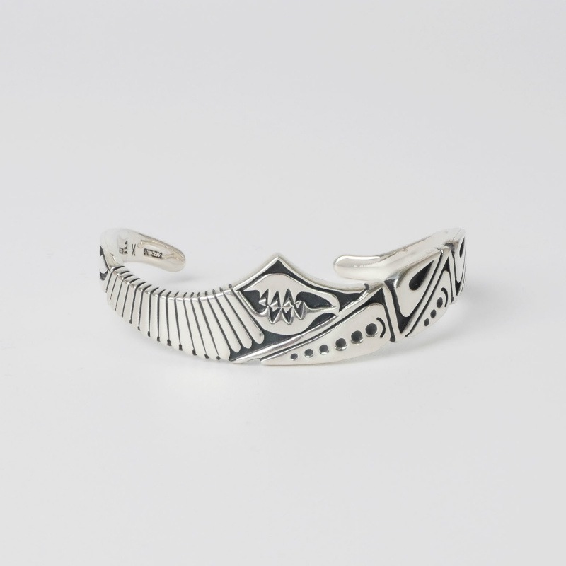 ナバホキャリービゲイバングル