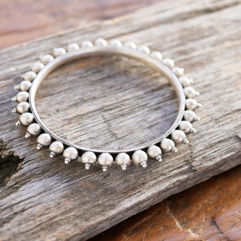 マハラニシルバーバングル　（ラバリスタイル）