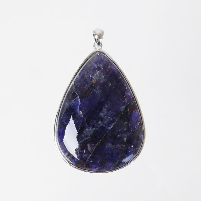 YUURI　ブラッドショットアイオライトのマクラメネックレス YUURI様専用 ブラッドショットアイオライトのマクラメネックレス