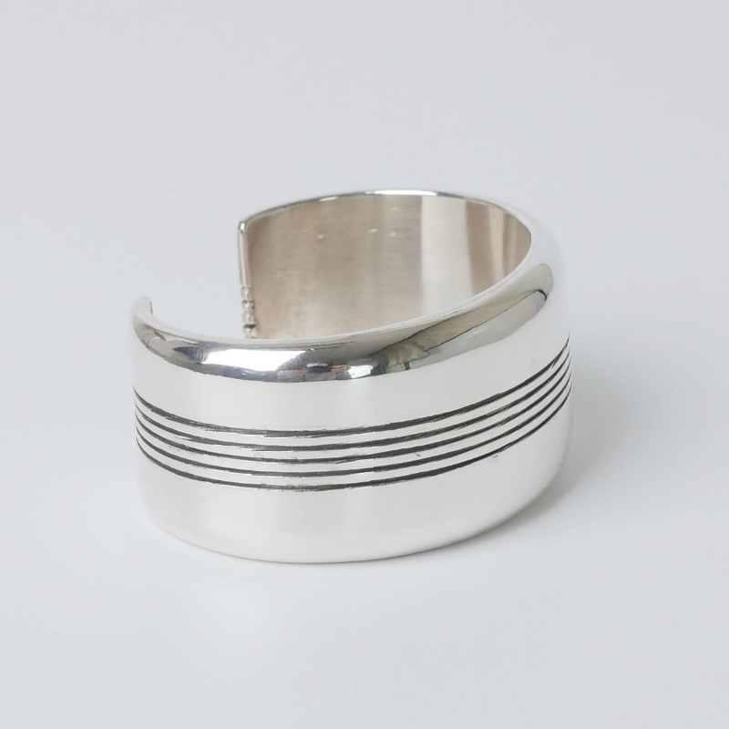 133mm ダンジャクソン ライン バングル｜マライカ公式通販