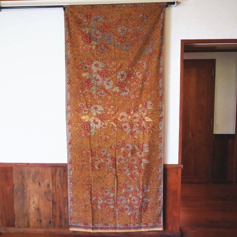 バティック　インドネシア産　　■入手困難品 楽天市場】バティック (ラグジュアリー) 【 布 生地 プリント 柄