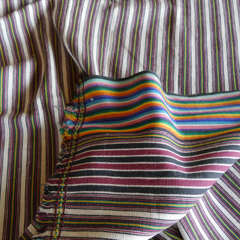 ブータン織物　完全ハンドメイド 資料紹介】ブータンの染織紹介 旅で出会った布と人 布見本付