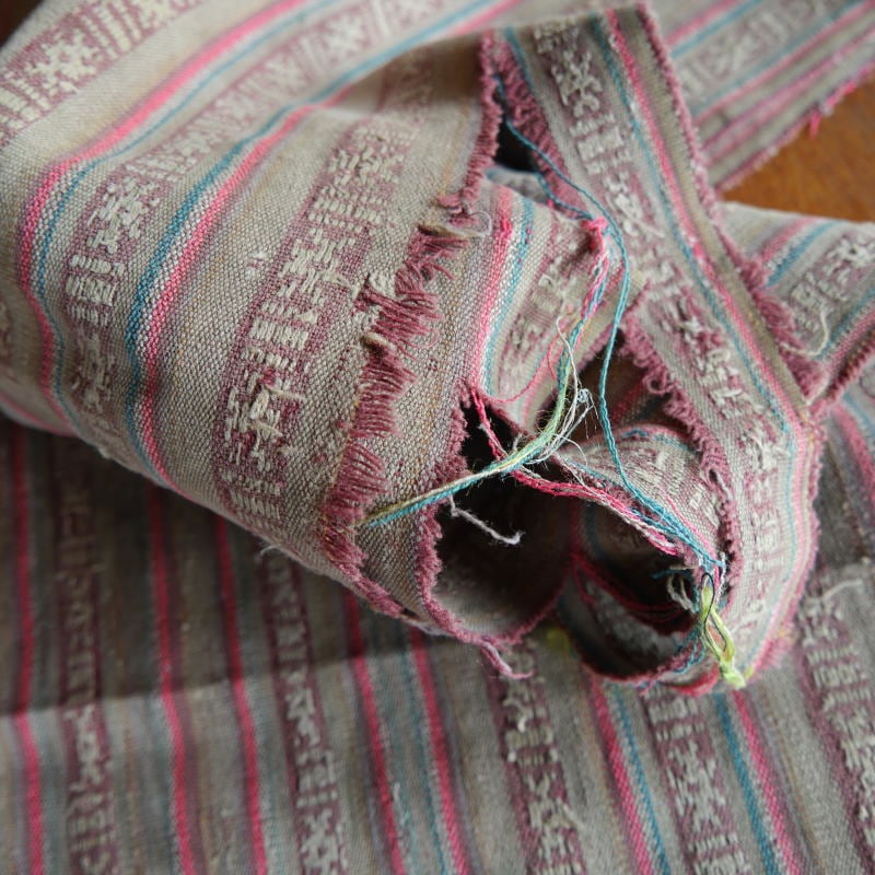 古布　ブータン　帯　木綿　刺繍　染織　手織り　インド 古布 ブータン 帯 木綿 刺繍 染織 手織り インド