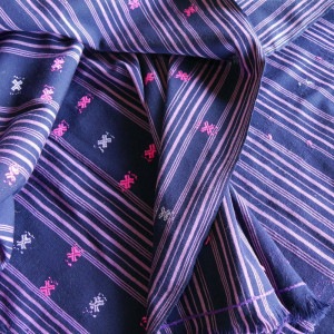 山繭　野性蚕の紡ぎ糸天然染料(草木染め)「ブラ」ブータンの『キラ』 山繭 野性蚕の紡ぎ糸天然染料(草木染め)「ブラ」ブータンの『キラ』