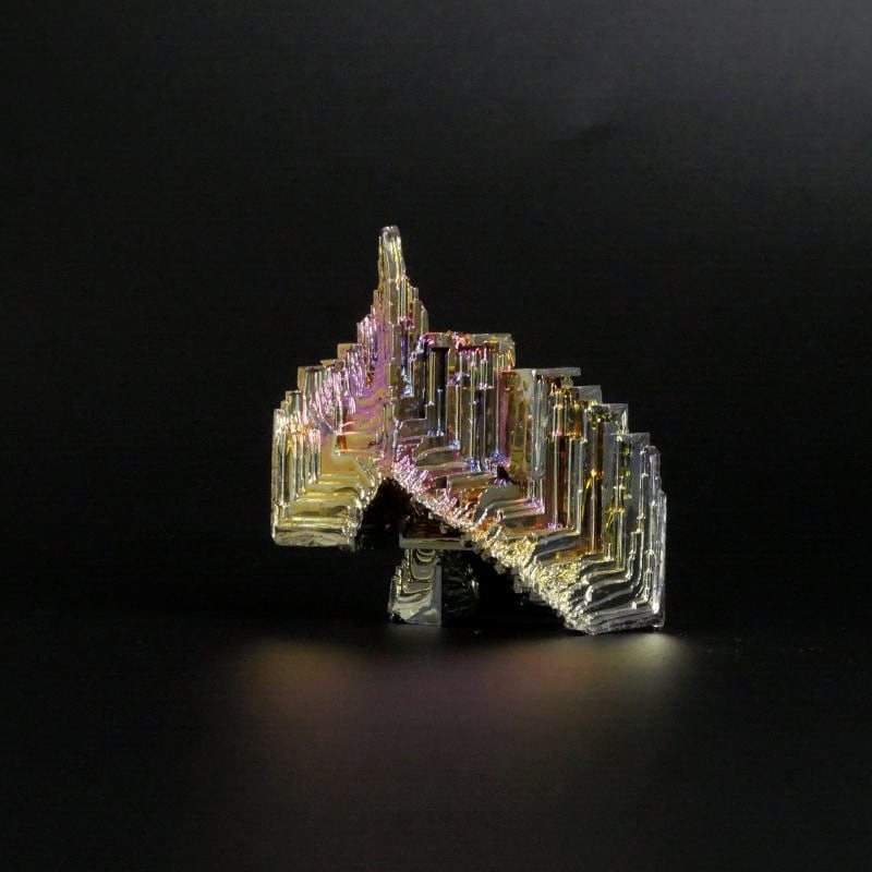 神秘的な美しさを持つビスマス結晶 291gケース付き 神秘的な美しさを持つビスマス結晶 291g【ケース付き】 放出品-約281ct -