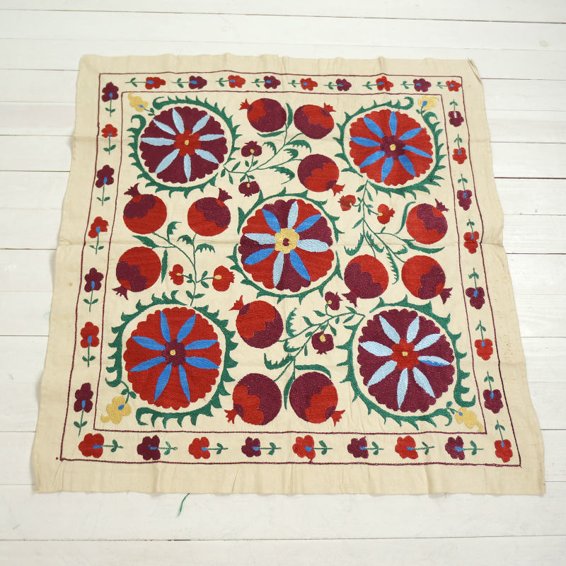 オールドスザンニ 99cm×97cm 中央アジア手刺繍布｜マライカ公式通販