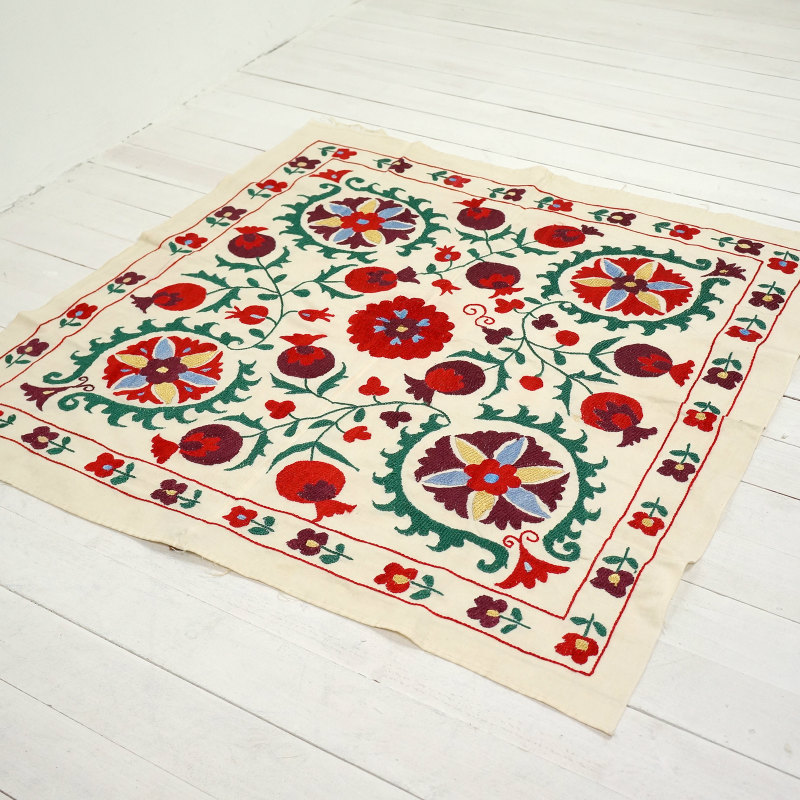 オールドスザンニ 102cm×104cm 中央アジア手刺繍布｜マライカ公式通販