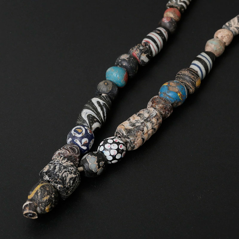 ローマンビーズ一連【Ancient Roman Glass Beads】｜マライカ公式通販