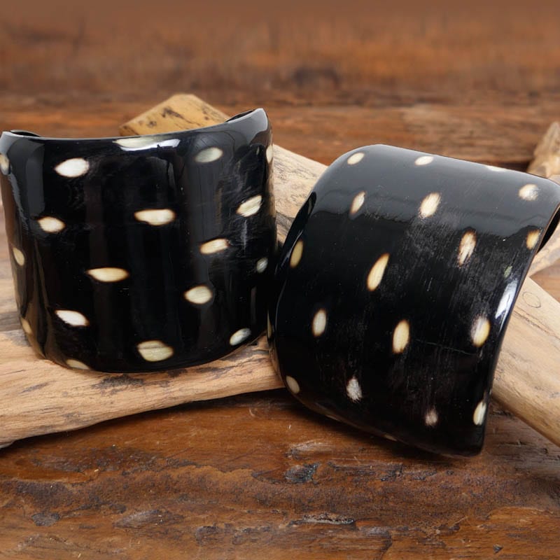 バッファローホーンブラックバングル｜マライカ公式通販