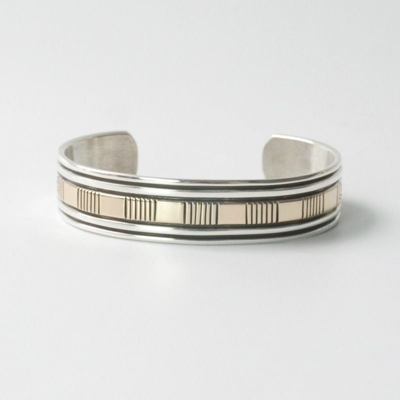 139mm ブルースモーガン 14金 スタンプワーク バングル｜マライカ公式通販