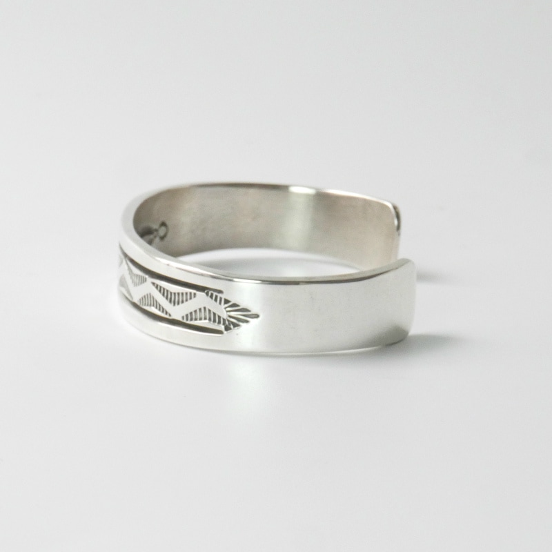 160mm ブルースモーガン スタンプワーク バングル｜マライカ公式通販