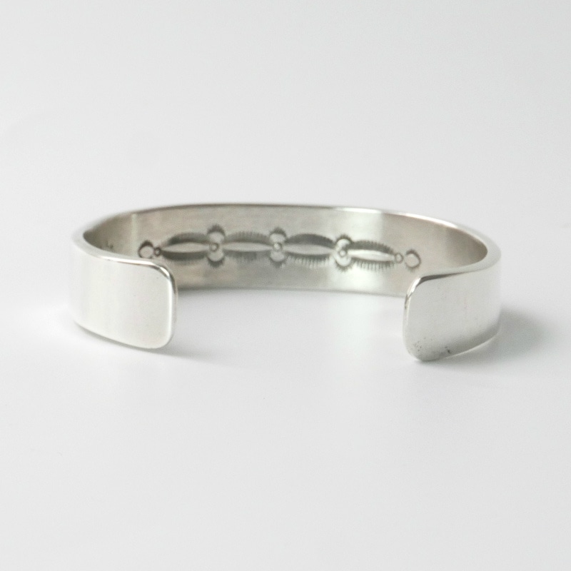 160mm ブルースモーガン スタンプワーク バングル｜マライカ公式通販