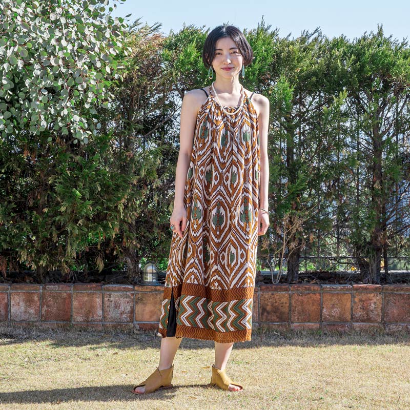 60 Off コットンアフリカンプリントキャミワンピース マライカ公式通販
