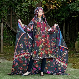伝統的民族衣装セット ヌーリスターン族 ジュンロ ヌリサニ3点セット 【レンタル・非売品