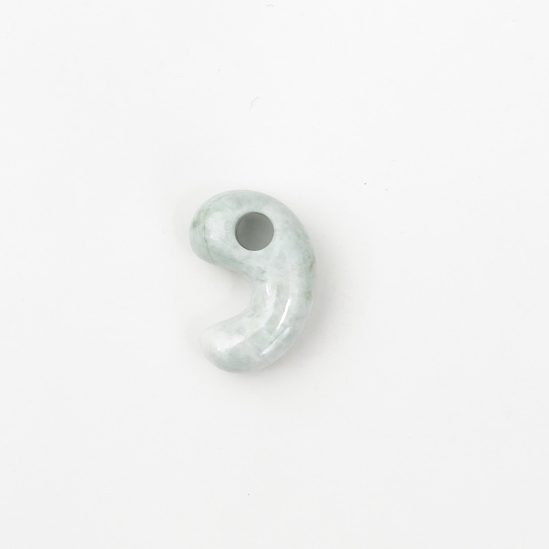 糸魚川翡翠古代勾玉20mm （itoigawa Jadeite）｜マライカ公式通販