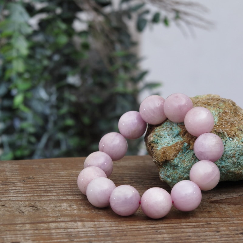 ミルキークンツァイト丸玉ブレスレット16mm