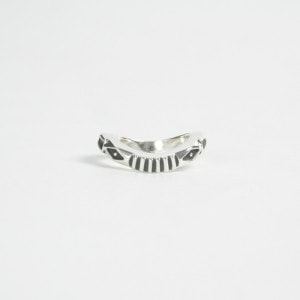 7.5号 ジェニファーカーティス スクエア ウェイブリング｜マライカ公式通販