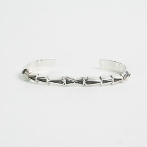 134mm ジェニファーカーティス ハーフラウンド バングル