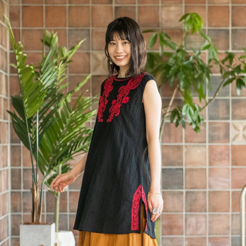 30%OFF　コットンフラックスラクノウ刺繍ノースリーブプルオーバー