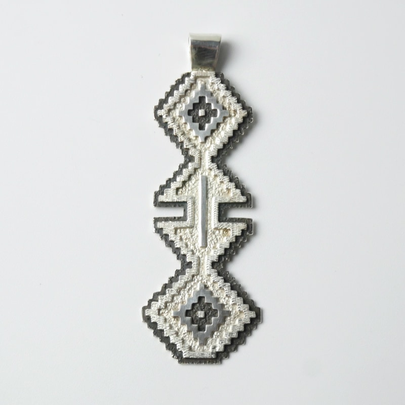 ダンジャクソン ラグオーバーレイ ペンダント