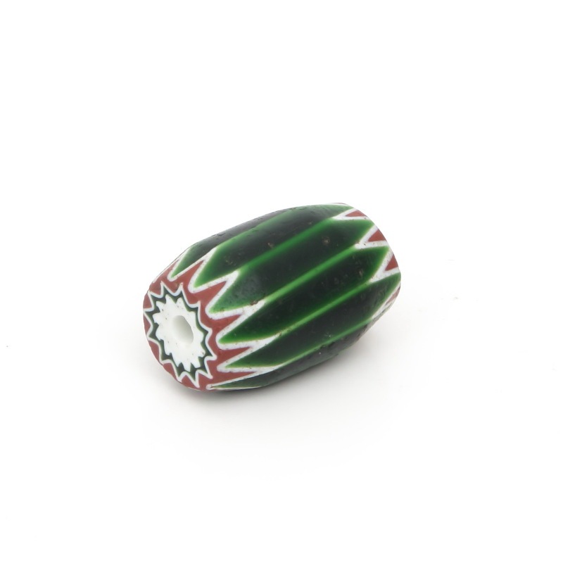 6層グリーンシェブロンビーズ 【Antique Venetian 6 Layer Chevron