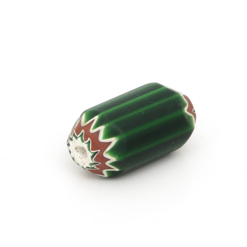 6層グリーンシェブロンビーズ 【Antique Venetian 6 Layer Chevron