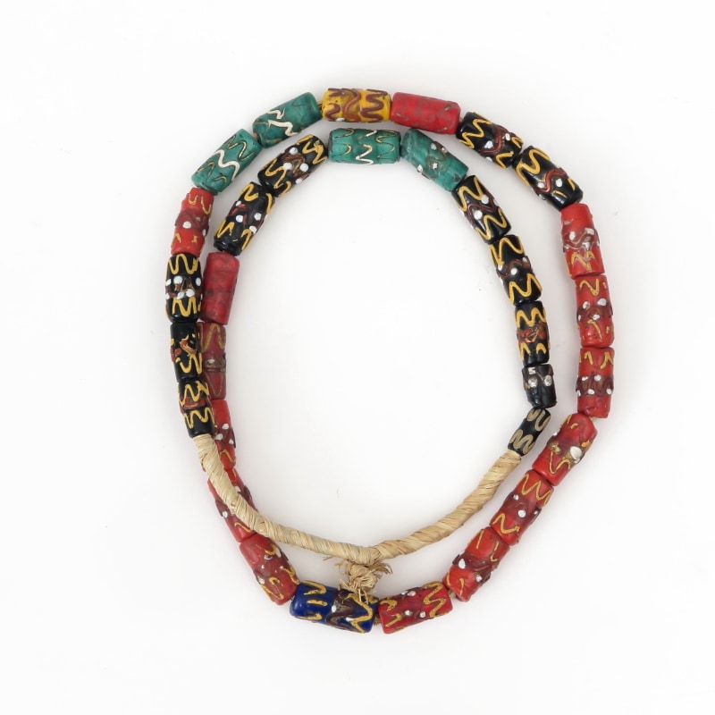 ヴェネチア トレードビーズ ウェディングケーキ一連 【Antique