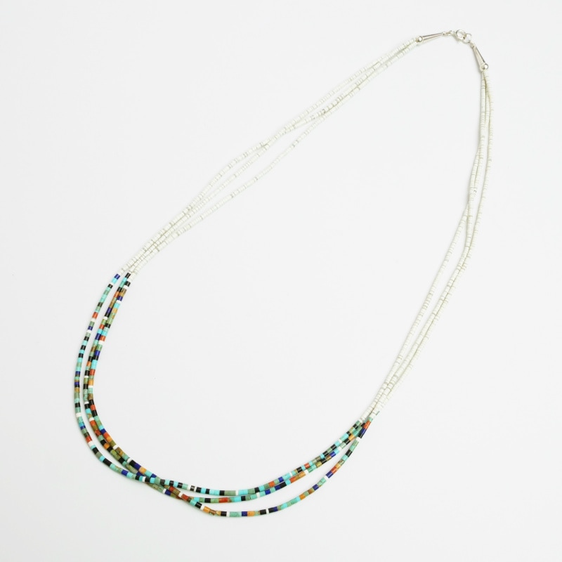 66cm ジョー＆ヴァレリーカラバサ 3連マルチストーン ヒシネックレス