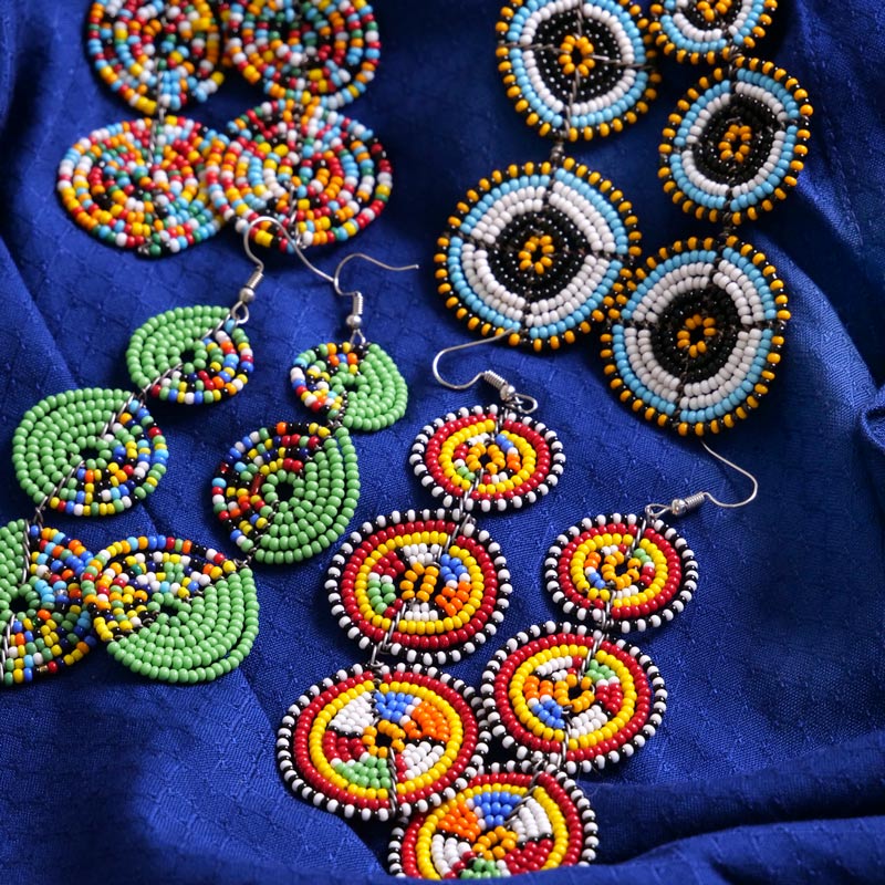 マサイビーズ3連ピアス【メール便可】｜マライカ公式通販