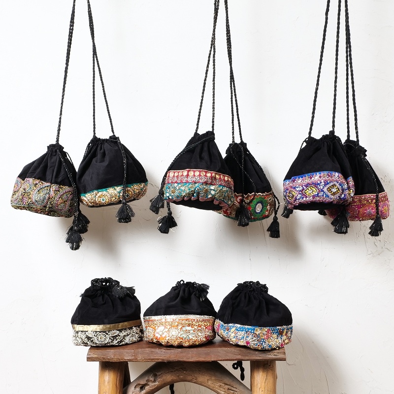 moro 巾着バッグ 刺繍バッグ Lサイズ MORO」さんの丸巾着バッグ | LEE