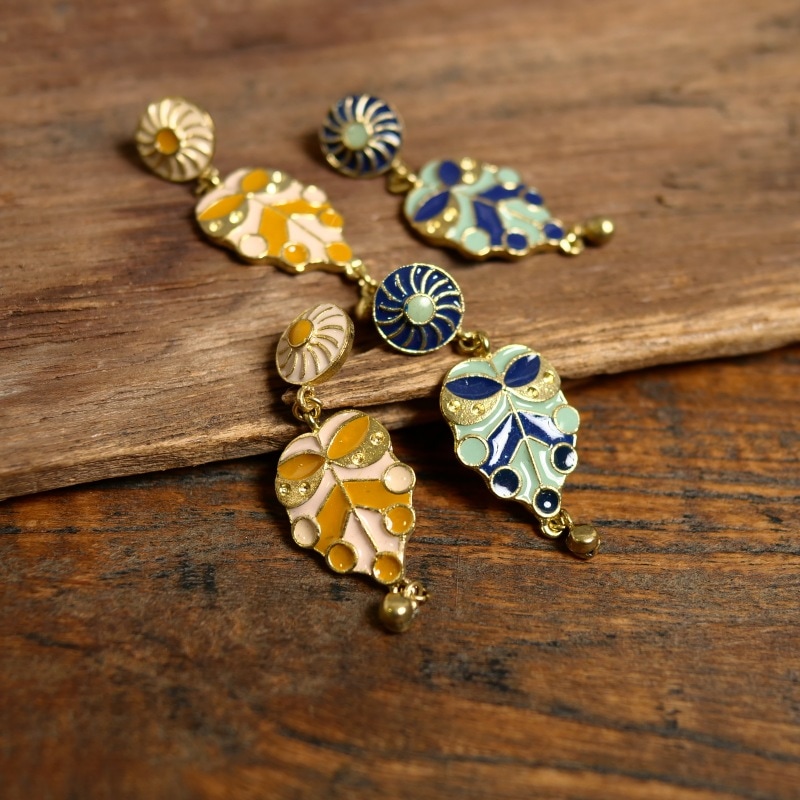 ミナカリリーフピアス　【メール便可】