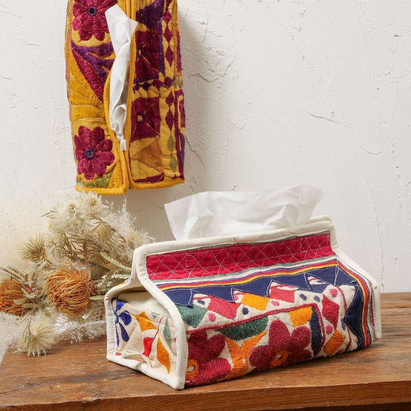 インドラジャスターン/ミラーワーク刺繍古布/トライバルラグ壁掛け インドラジャスターン/ミラーワーク刺繍古布/トライバルラグ壁掛け