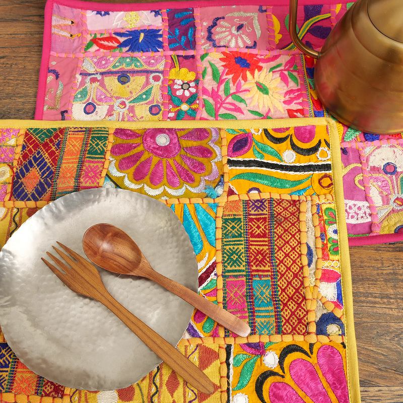 グジャラート刺繍古布パッチワーク ラウンドクッション｜マライカ公式通販