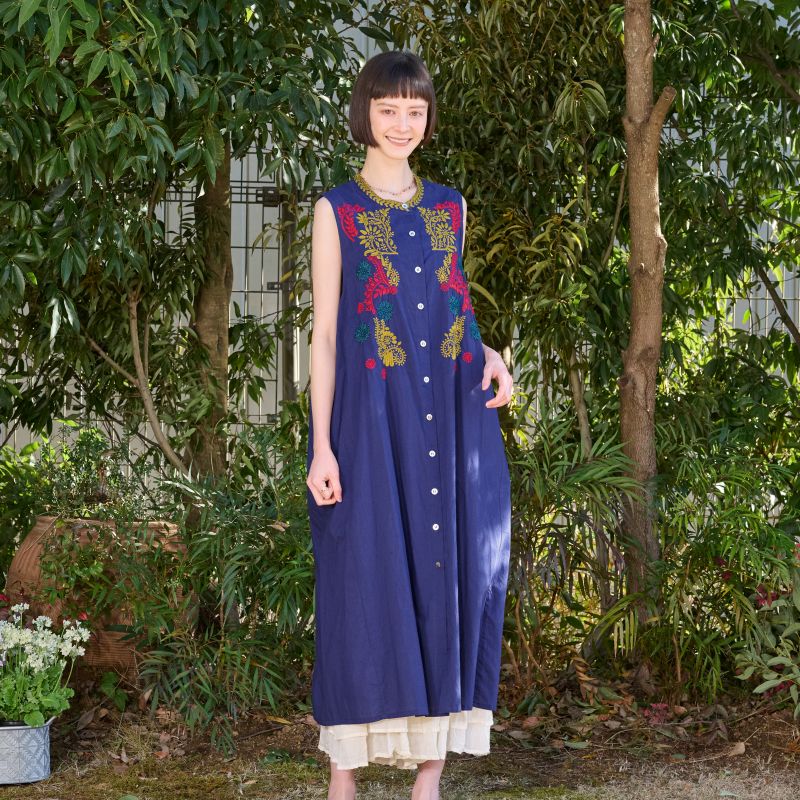 チ*ト様 シビラ　ノースリーブ手刺繍ワンピース チ*ト様 シビラ ノースリーブ手刺繍ワンピース - メルカリ