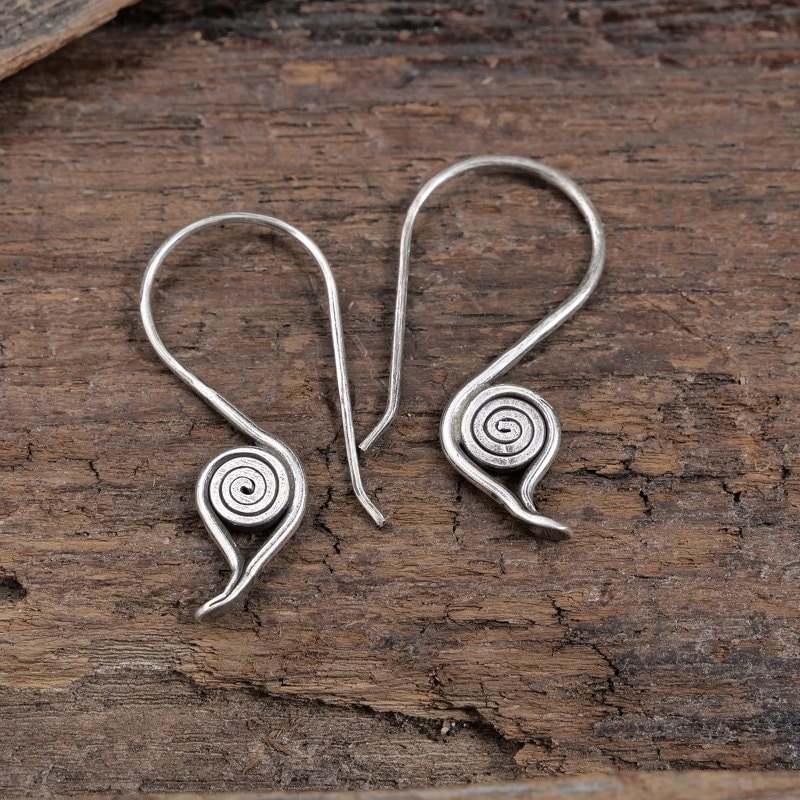 カレンシルバーピアス【メール便可】