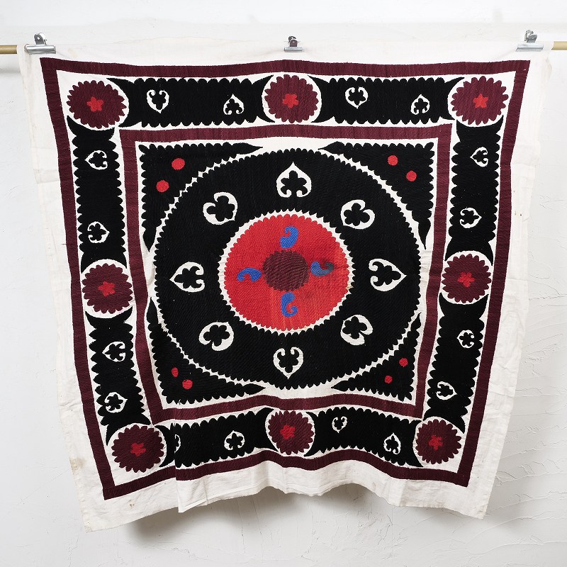 新品　スザニ　青と白の刺繍 bc930b745d65d4ad53186e3422a6f8