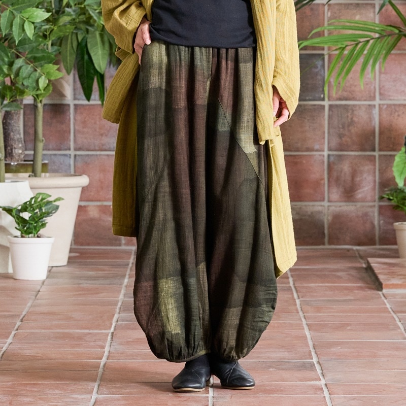 ダブルガーゼ手描き柄サイドタックパンツ