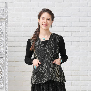 エスニック　ベスト　アカ族ベスト　手刺繍　民族衣類　アカ族衣類　新品　タイ製2 エスニック ベスト アカ族ベスト 手刺繍 民族衣類 アカ族衣類