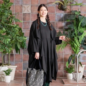 【美品】北欧暮らしの道具店　シワになりにくいフォーマルジャケット　Mサイズ 私らしく、ハレの日を」シワになりにくいフォーマルジャケット