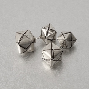 カレンシルバーピアス【メール便可】｜マライカ公式通販