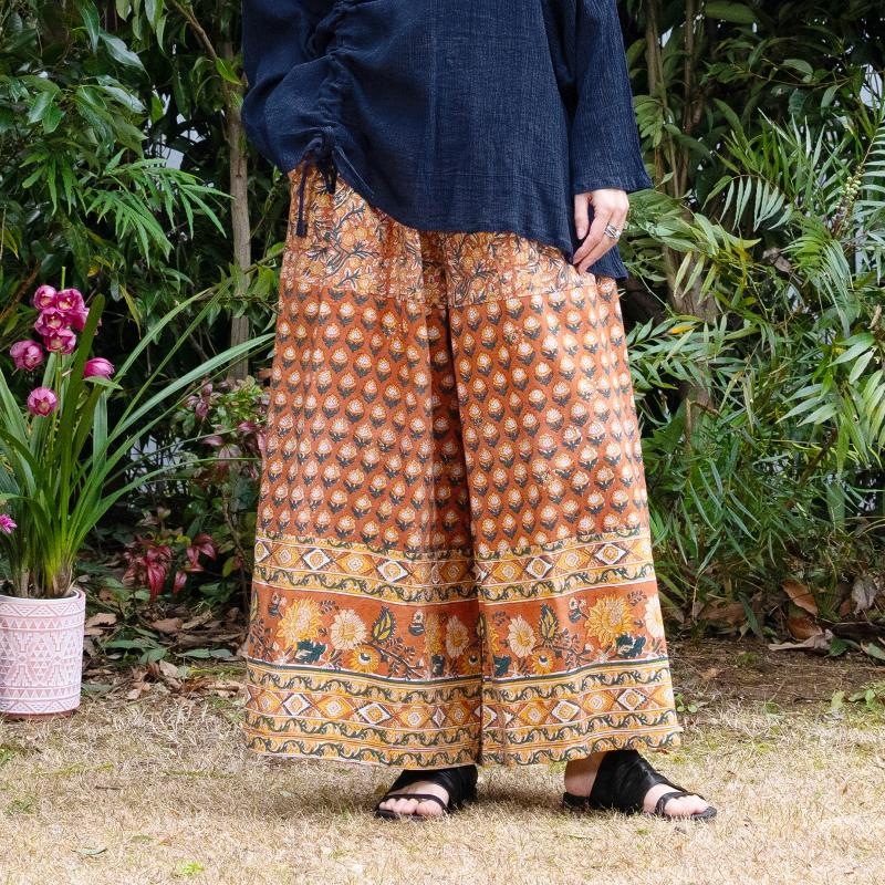 ゴールド花プリントパンツ