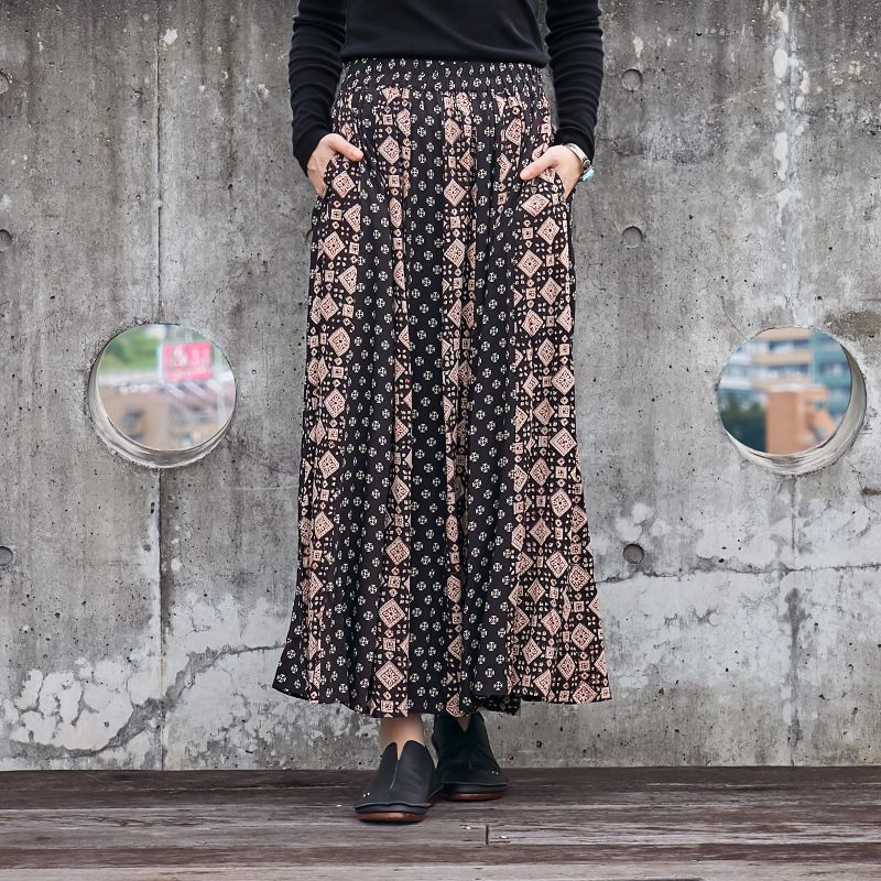 50%OFF 赤黒プリントスカート｜マライカ公式通販