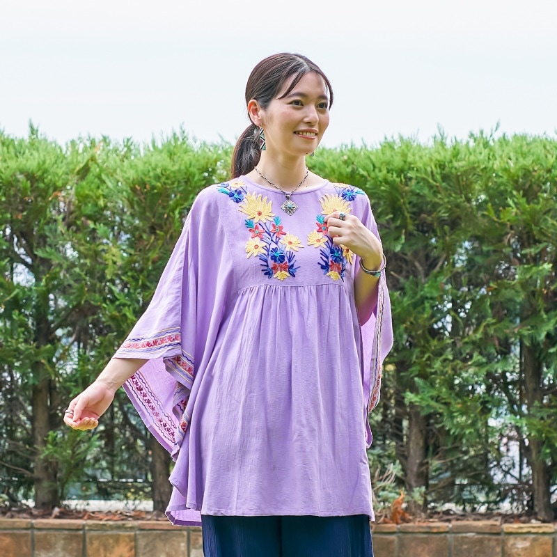 アトリエまりこ　紫色 花の刺繍 長袖オーバー 50%OFF アリ刺繍プルオーバー【メール便可】｜マライカ公式通販