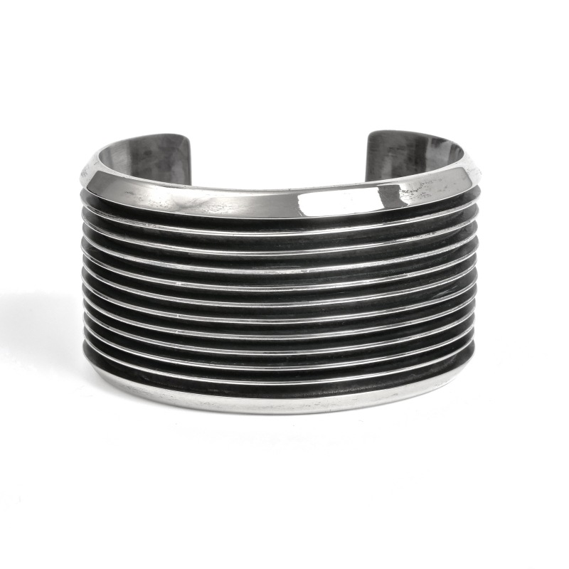 Safari4月号掲載品 177mm トムホーク トライアングルボーダー バングル