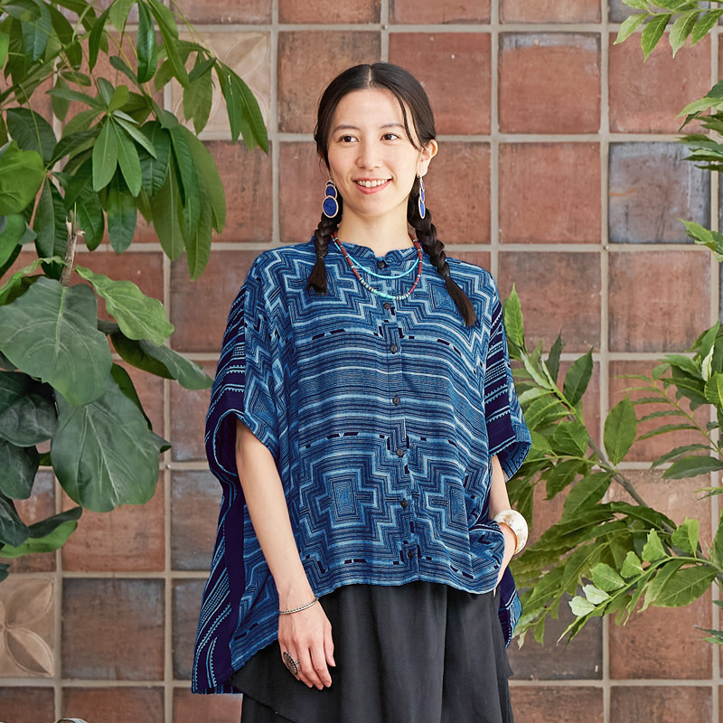 Christian DADA ローズプリント ブラウス 黒 青　花柄 長袖 バラ Christian DADA ローズプリント ブラウス 黒 青 花柄 長袖 バラ